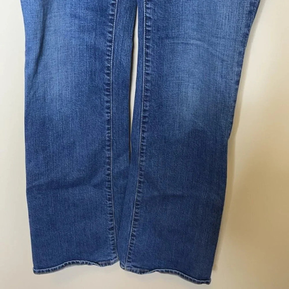EDDIE BAUER Truly Straight Bootcut Jeans Blue Medium Wash Denim Mid-Rise Size 10 - Picture 4 of 11